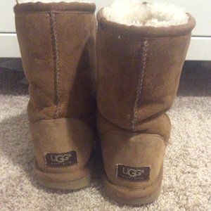 womens size 7 uggs